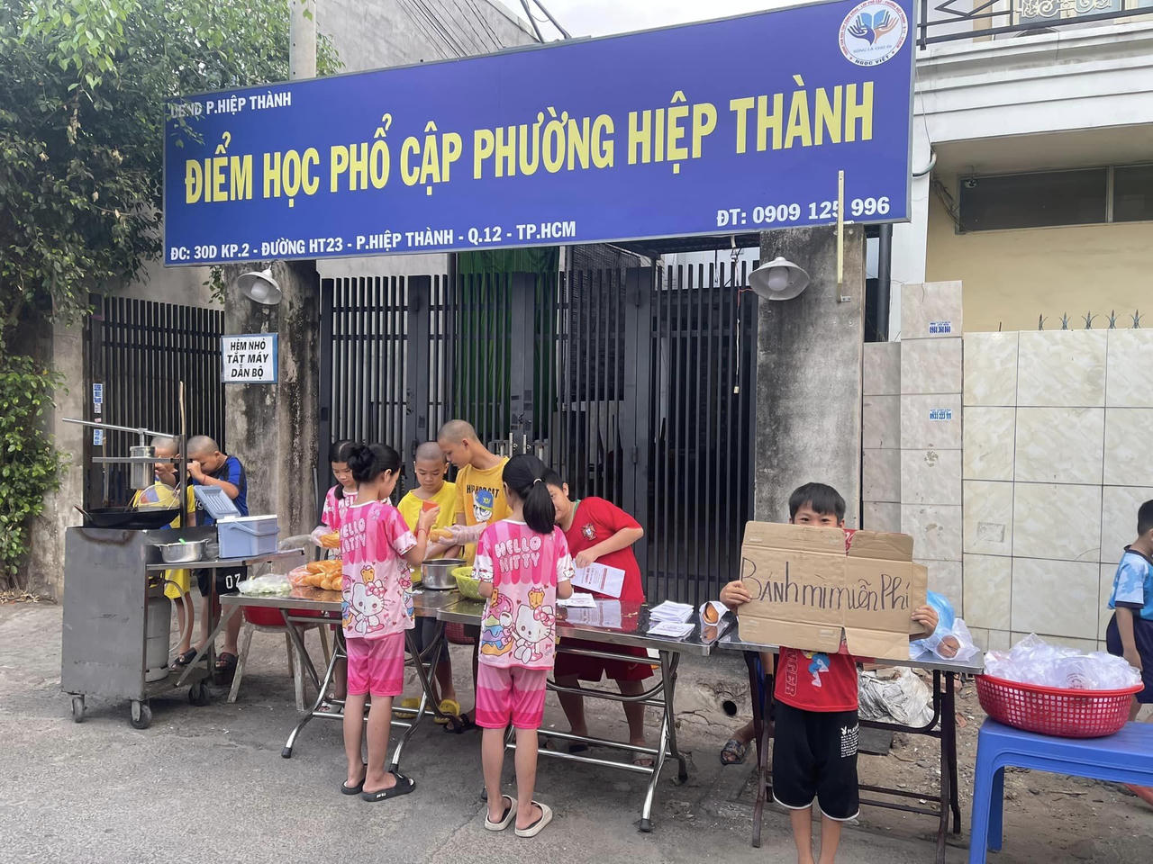 Lớp học 'gieo con chữ, gặt tình thương'