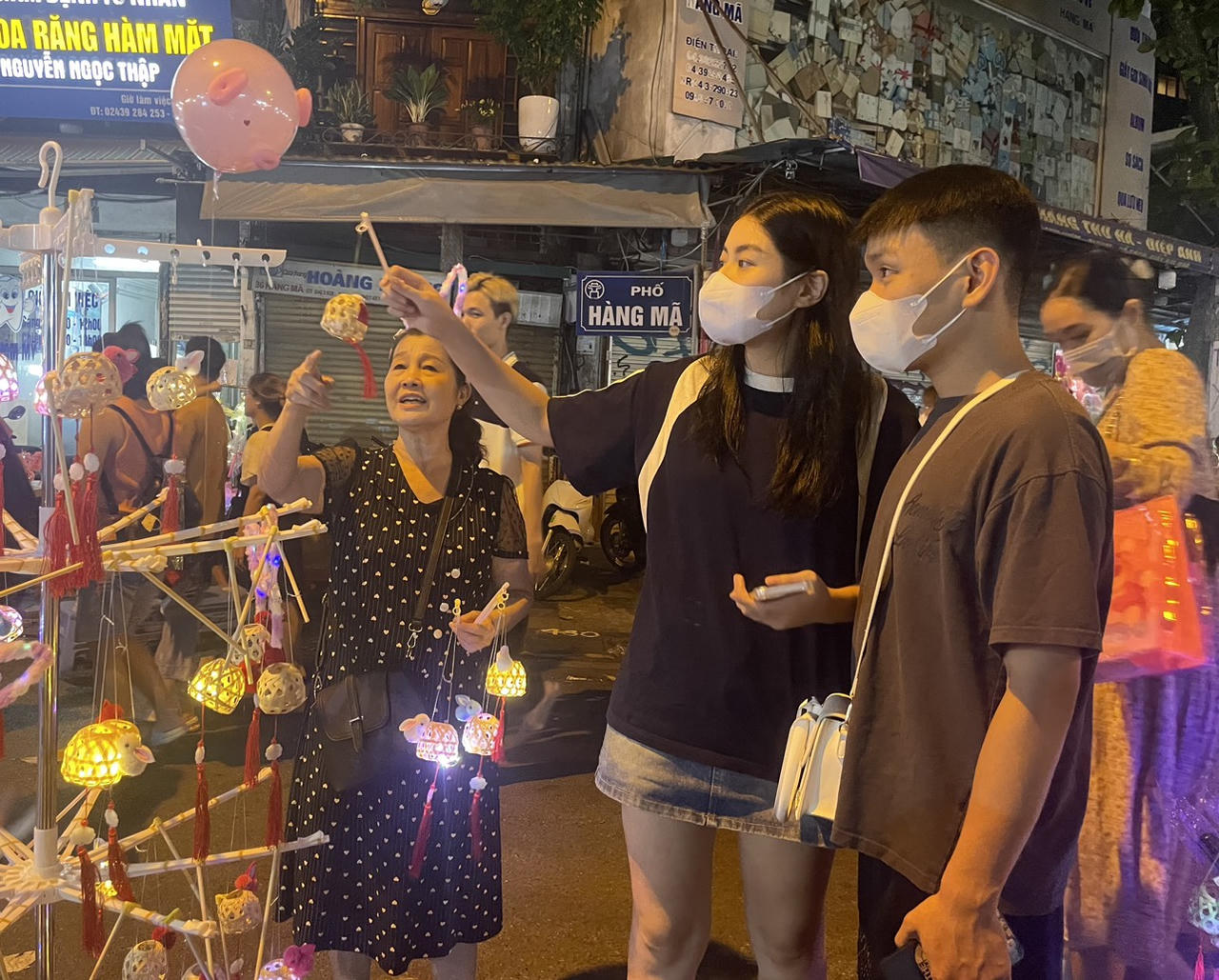 Mùa Trung thu 2023 lồng đèn mini 'lên ngôi', chỉ từ 30.000 đồng