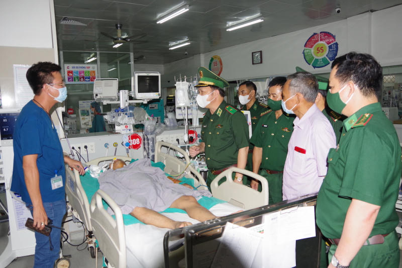 Vụ cháy 'chung cư mini': Sẻ chia đau thương, mất mát của những gia đình quân nhân