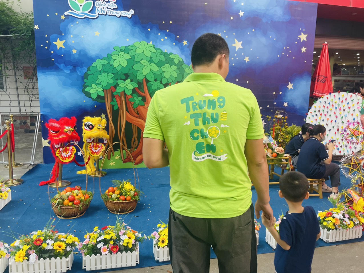 Xúc động chương trình 'Trung Thu yêu thương' tại Bệnh viện Nhi Trung ương 