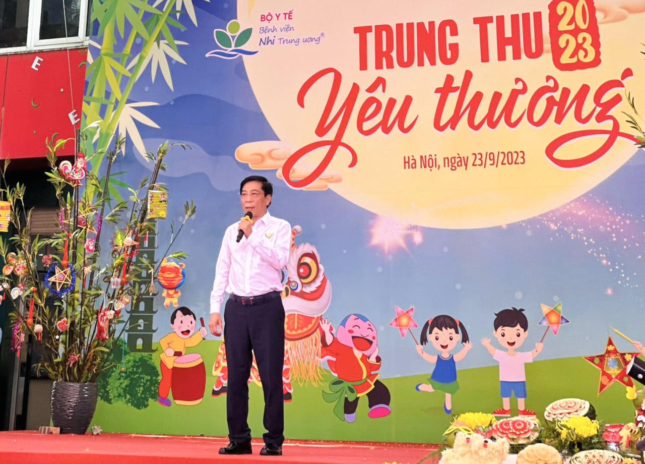 Xúc động chương trình 'Trung Thu yêu thương' tại Bệnh viện Nhi Trung ương 