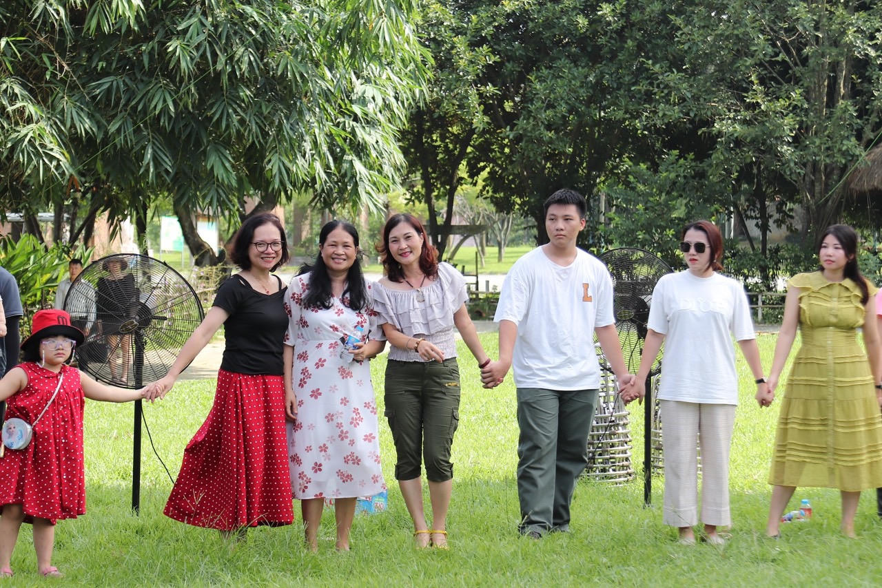 Báo Pháp luật Việt Nam tổ chức Trung thu cho con em cán bộ, phóng viên