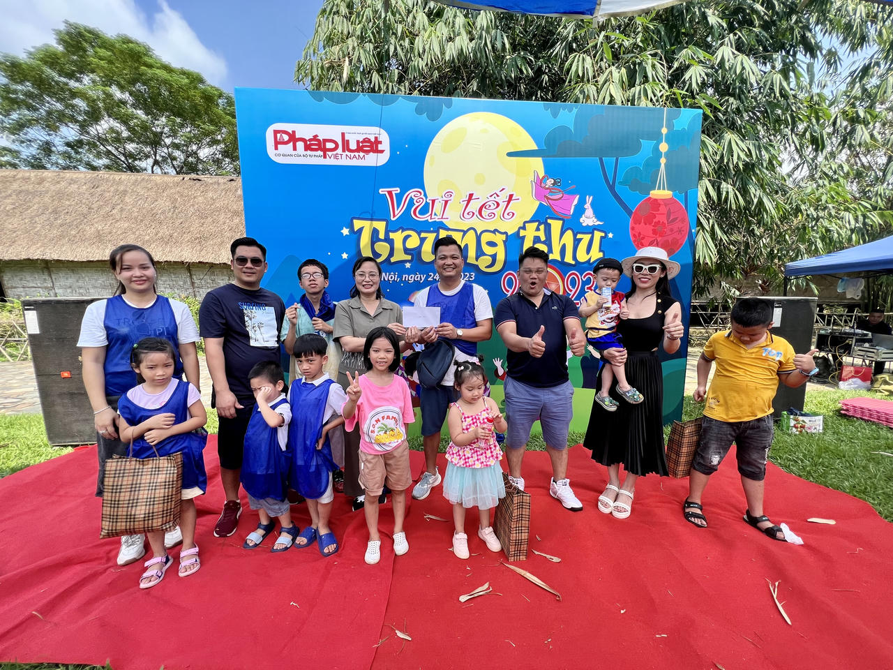 Báo Pháp luật Việt Nam tổ chức Trung thu cho con em cán bộ, phóng viên