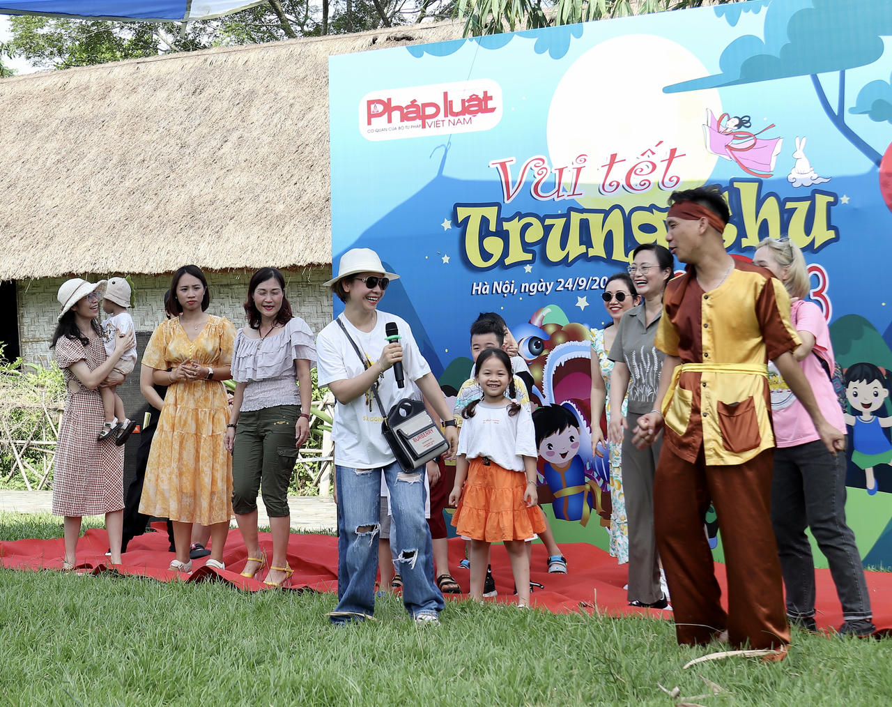 Báo Pháp luật Việt Nam tổ chức Trung thu cho con em cán bộ, phóng viên