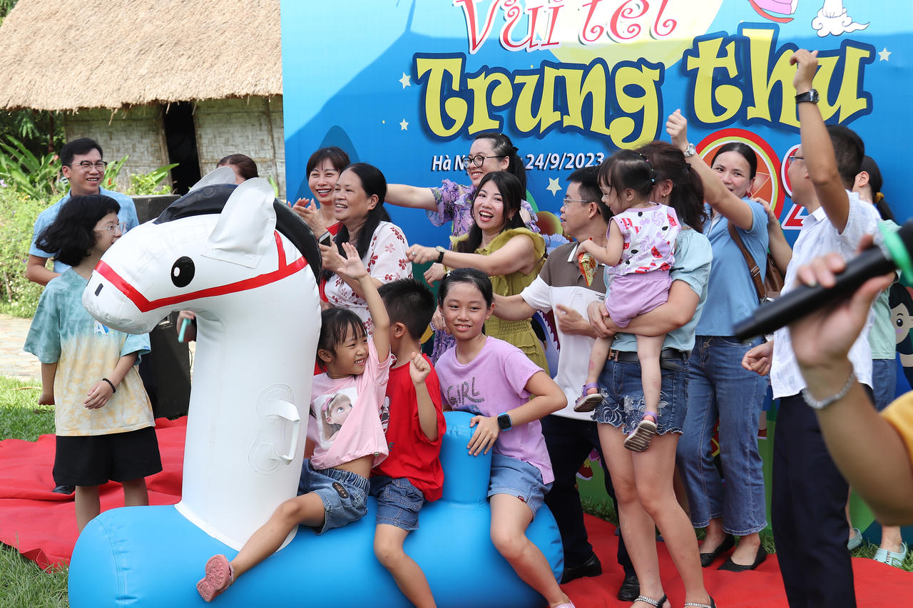 Báo Pháp luật Việt Nam tổ chức Trung thu cho con em cán bộ, phóng viên