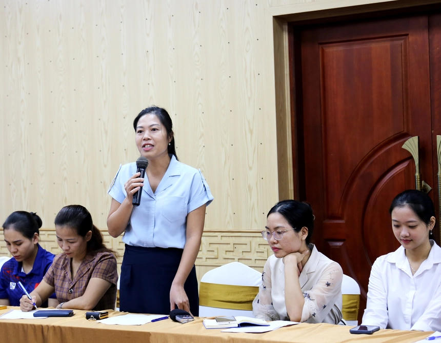 Những người phụ nữ tháng 10