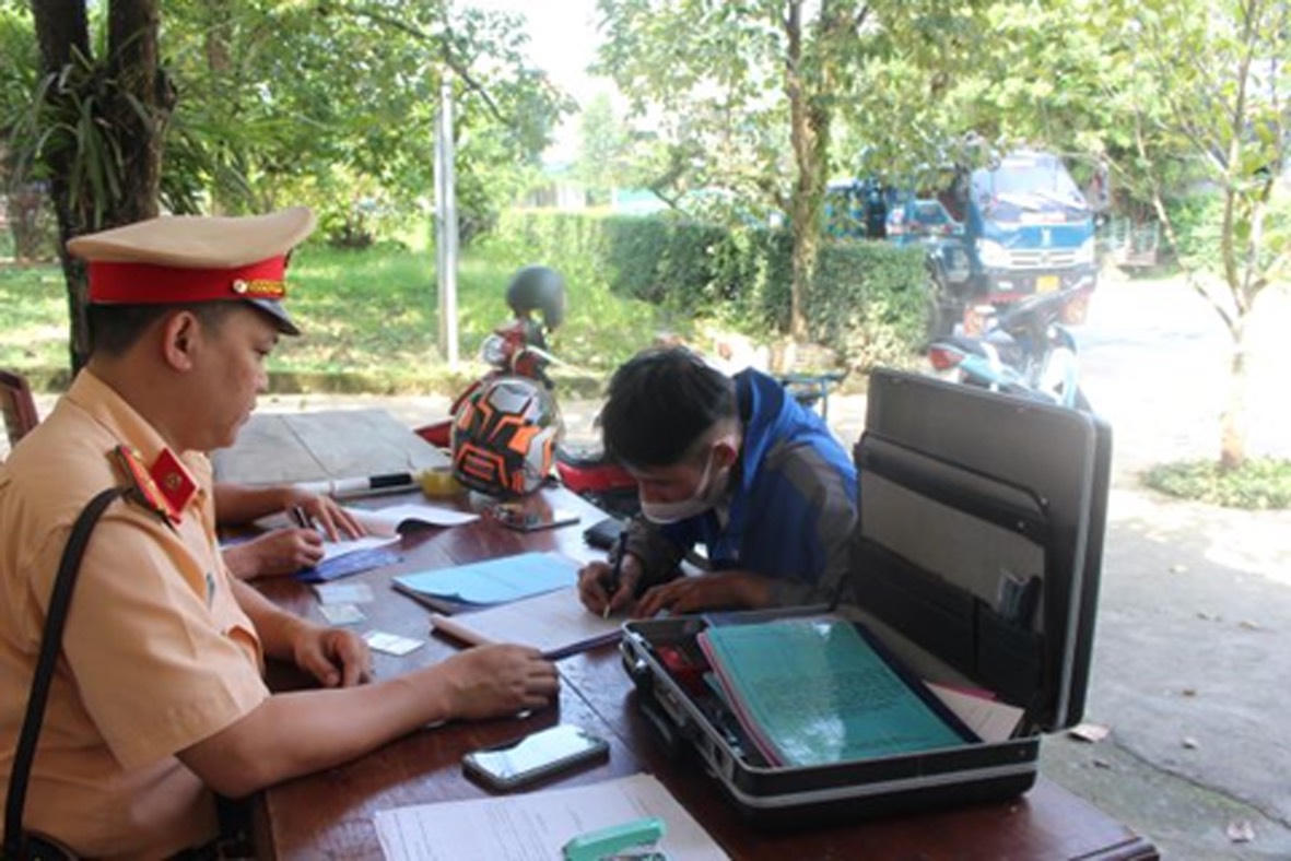 Phòng CSGT Công an tỉnh Hà Giang xử lý vi phạm theo nguyên tắc 'không có vùng cấm'