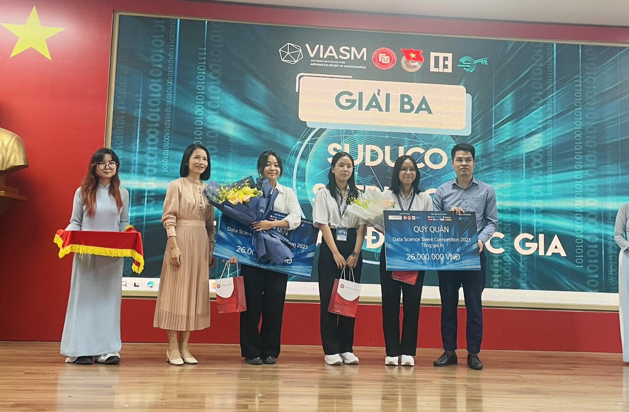 Lộ diện 2 Quán quân của cuộc thi Tìm kiếm Tài năng Khoa học dữ liệu 2023