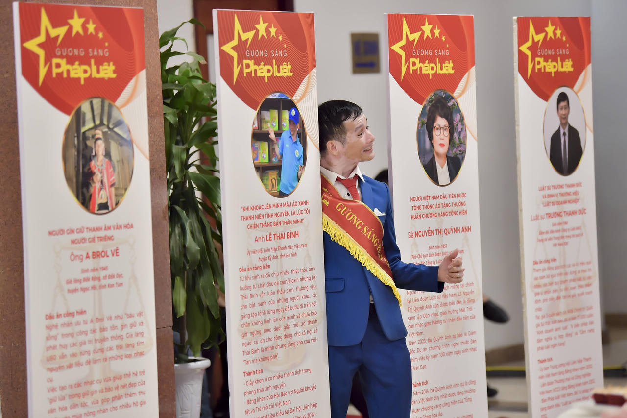 Toàn cảnh Lễ tôn vinh Gương sáng pháp luật năm 2023