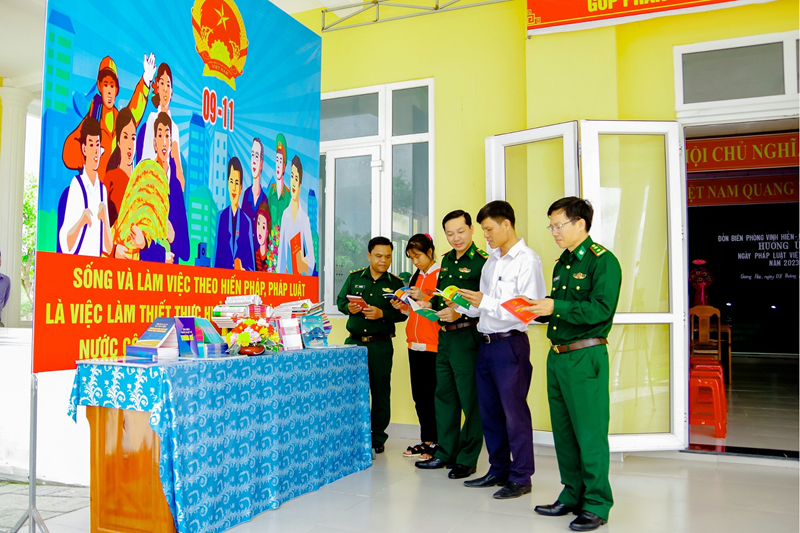 Sôi nổi hoạt động hưởng ứng ngày Pháp luật Việt Nam trên cả nước