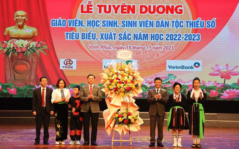 Sôi nổi các hoạt động chào mừng 41 năm Ngày Nhà giáo Việt Nam 20/11