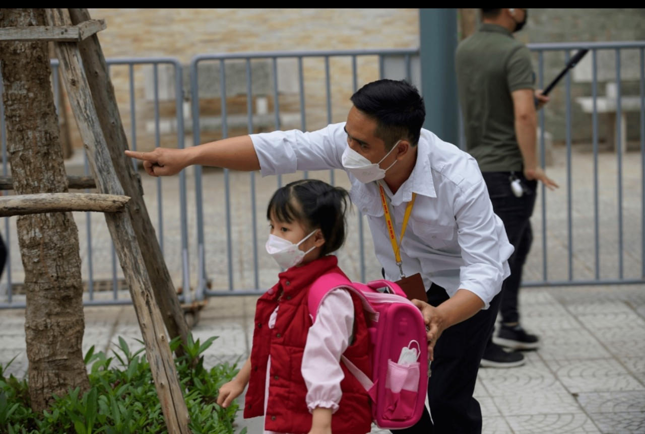 Xúc động chuyện những người âm thầm chăm lo cho học sinh ngoài bục giảng