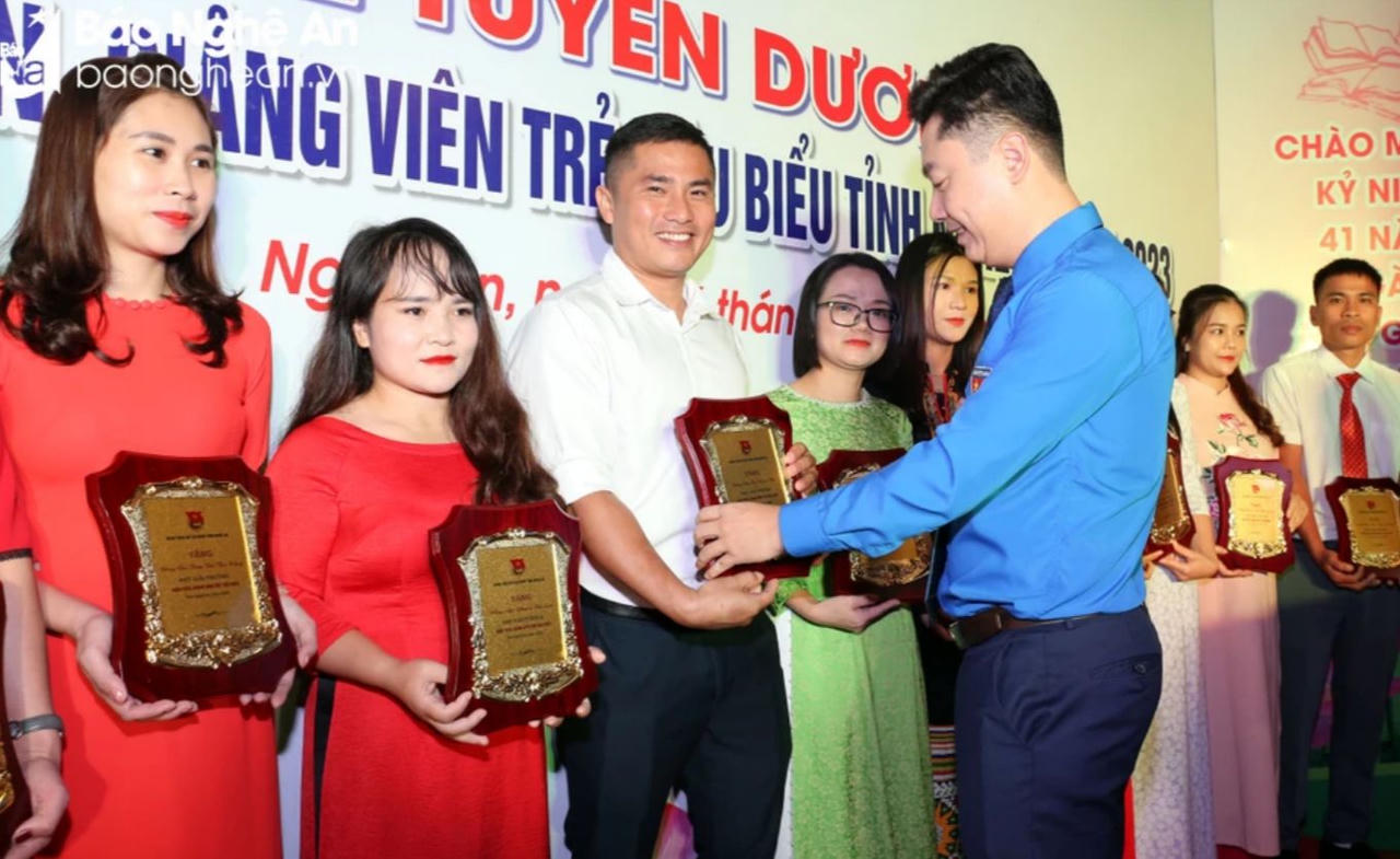 Sôi nổi các hoạt động chào mừng 41 năm Ngày Nhà giáo Việt Nam 20/11