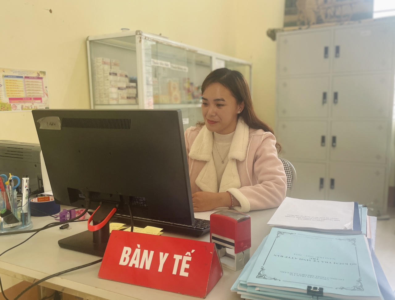 Xúc động chuyện những người âm thầm chăm lo cho học sinh ngoài bục giảng