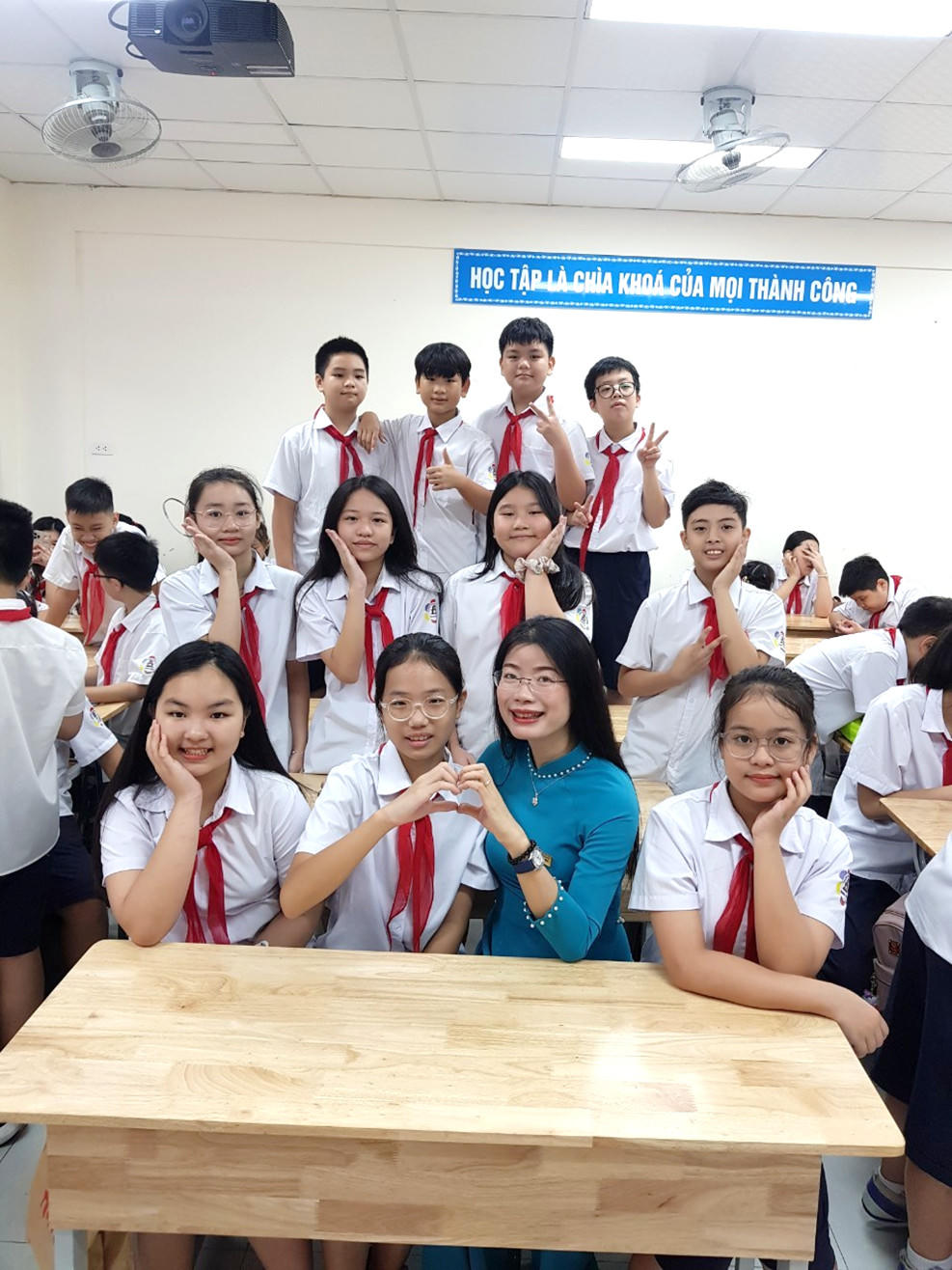 Những cô giáo trẻ ‘cháy’ hết mình vì sự nghiệp giáo dục