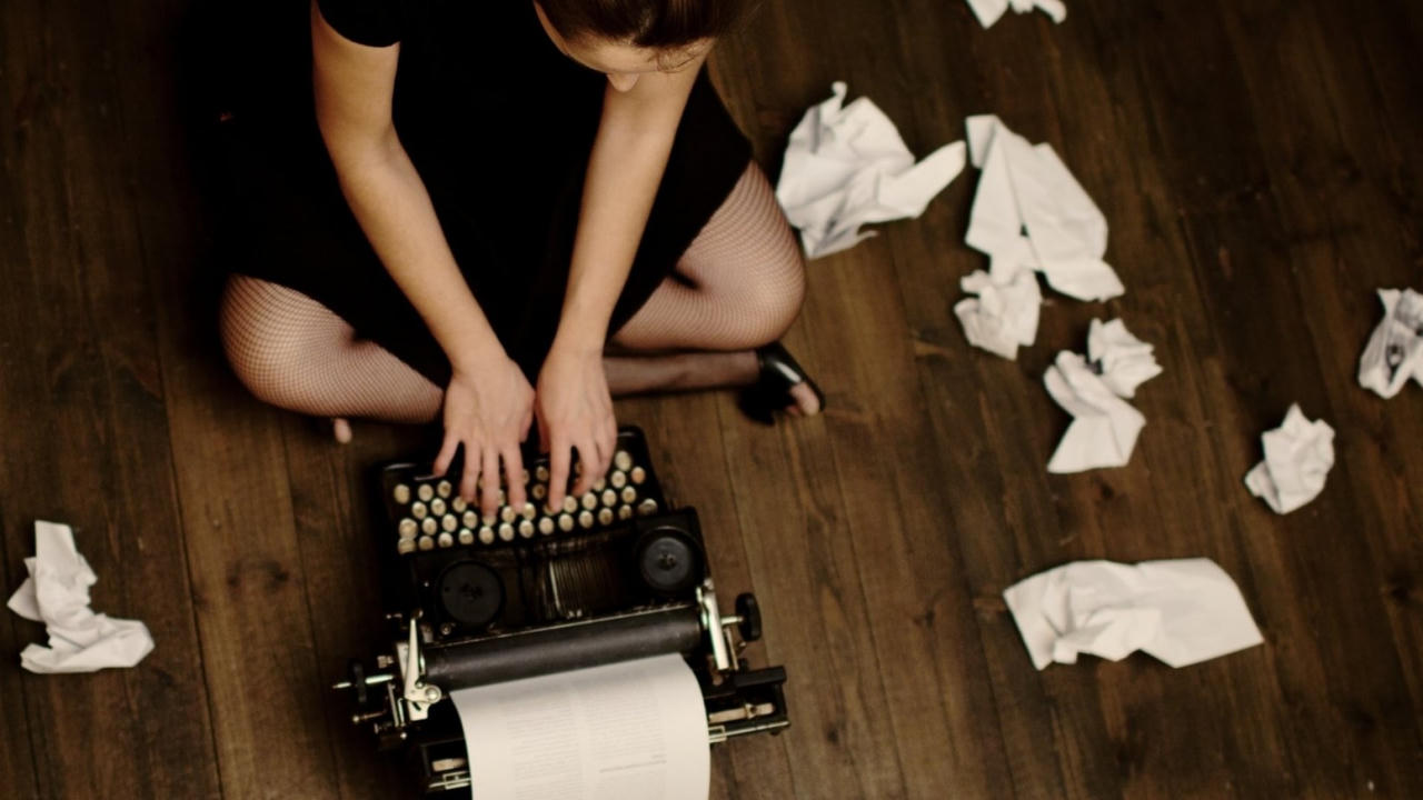 Quá khứ, hãy viết ra đi!