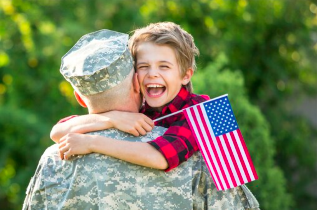 Các quốc gia hào hứng với 'Ngày hội ôm quốc tế'