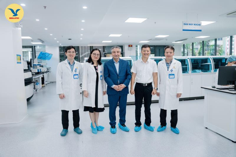 Trung tâm Xét nghiệm đầu tiên tại Việt Nam đạt song hành chứng chỉ quốc tế ISO 15189:2012 và CAP