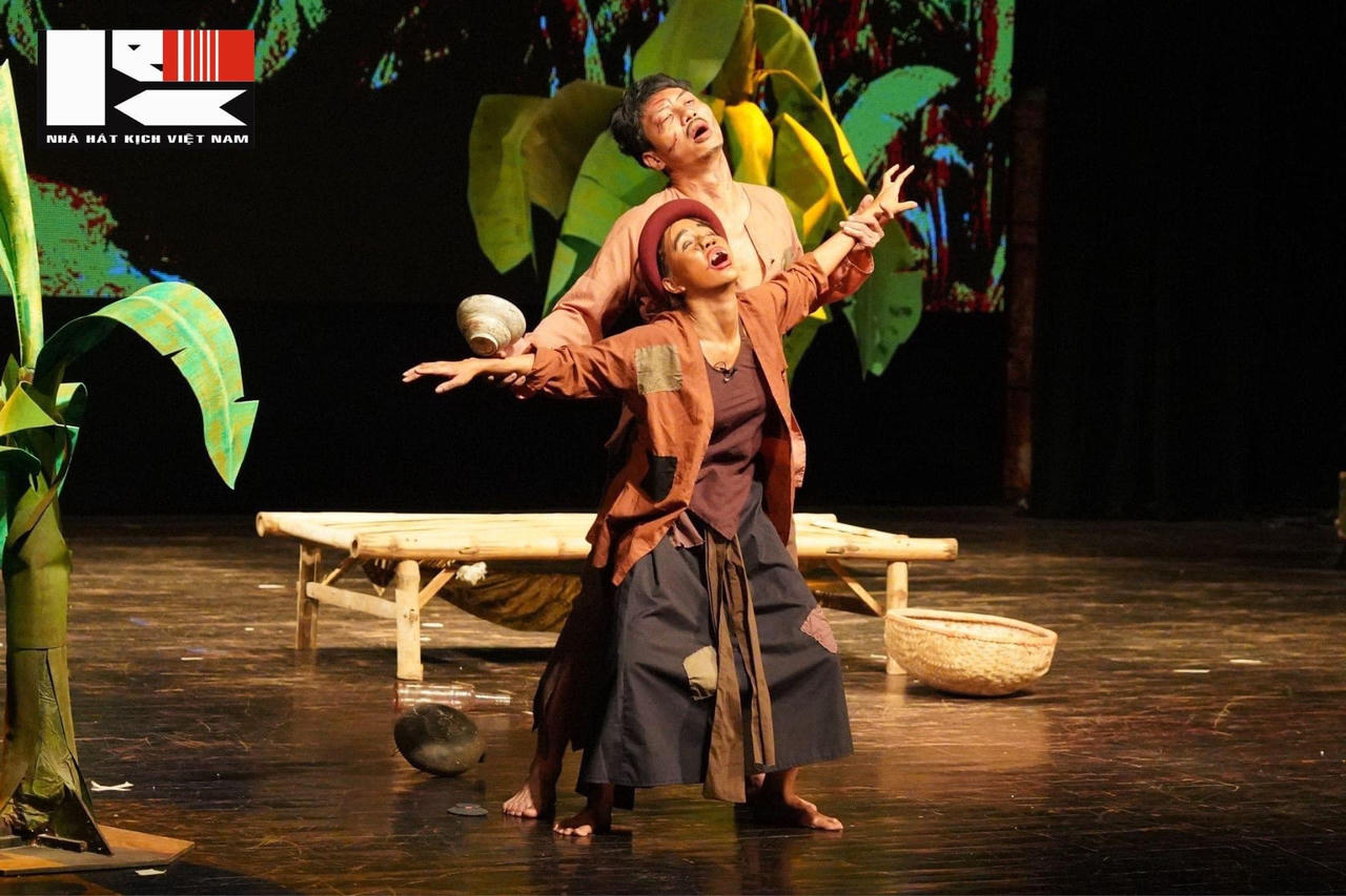 Nữ diễn viên 9x “nặng lòng” với sân khấu kịch Việt Nam