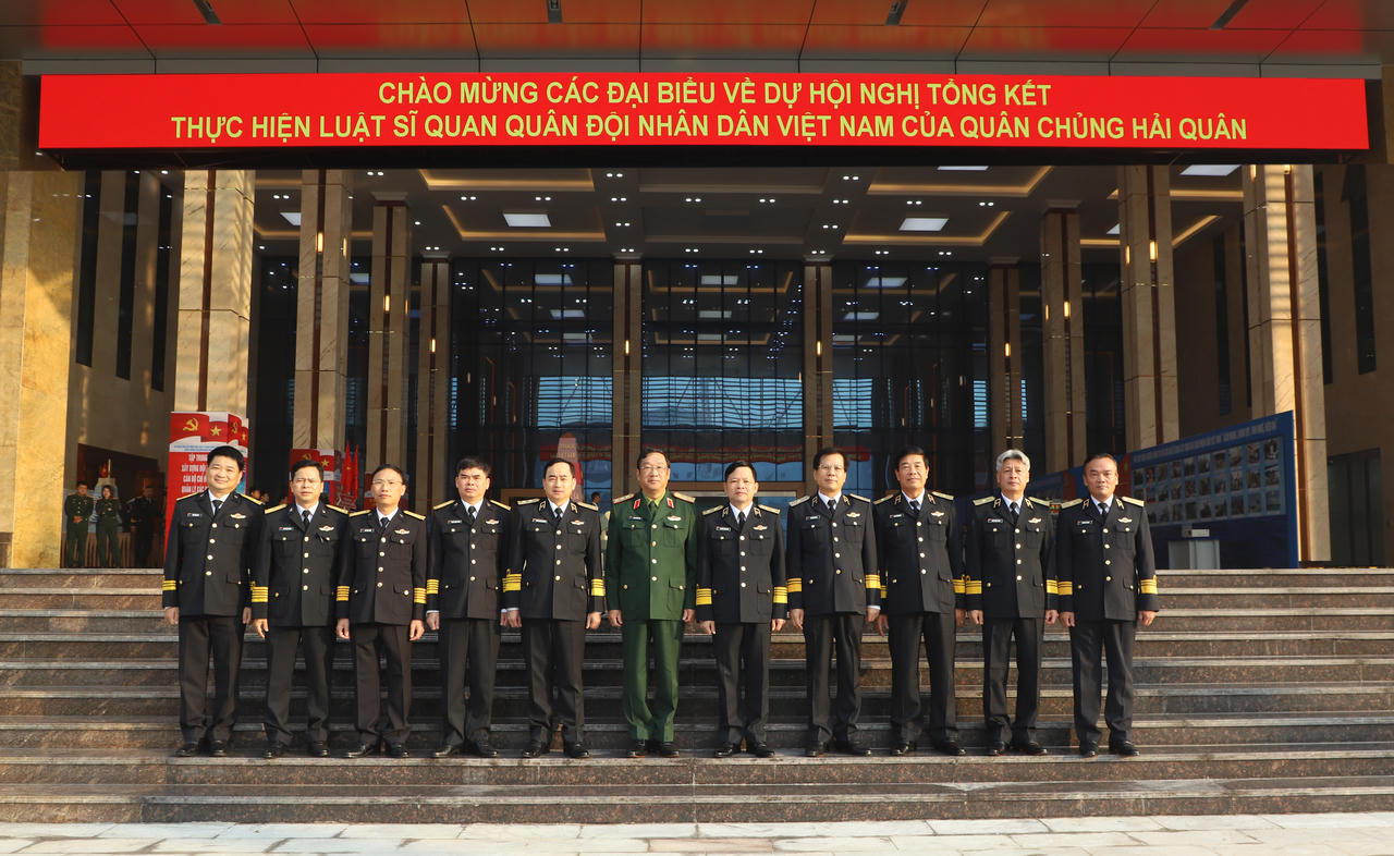 Tổng kết Luật Sĩ quan QĐND Việt Nam: Đề xuất tăng tuổi nghỉ hưu, trần quân hàm 