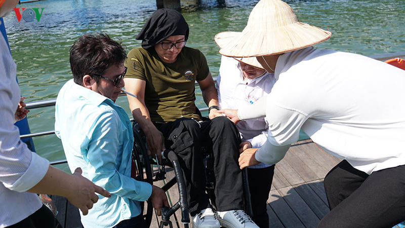Du lịch 'quên' người khuyết tật?