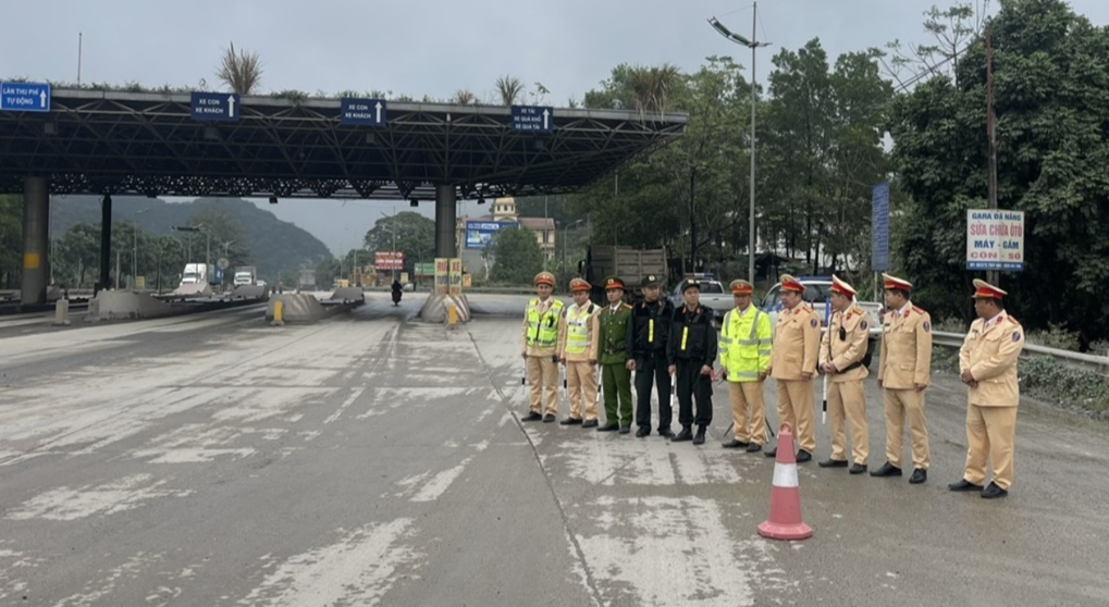 Đồng loạt ra quân đảm bảo trật tự an toàn giao thông dịp Tết Nguyên đán 2024