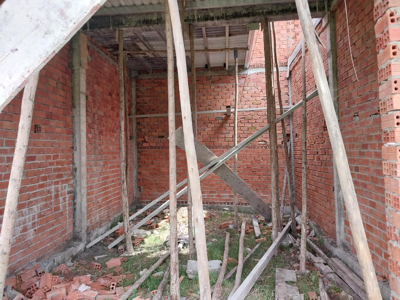 Xã Mỹ Hạnh Nam, huyện Đức Hòa, tỉnh Long An: “Chuyện lạ” 1 người xây hàng chục căn nhà chỉ để… bản thân mình ở 