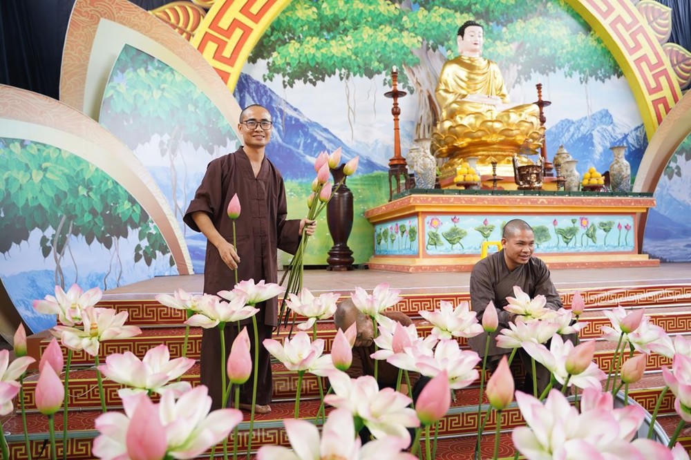 Phật tử cả nước hướng về ngày Đức Phật thành đạo 8/12 âm lịch