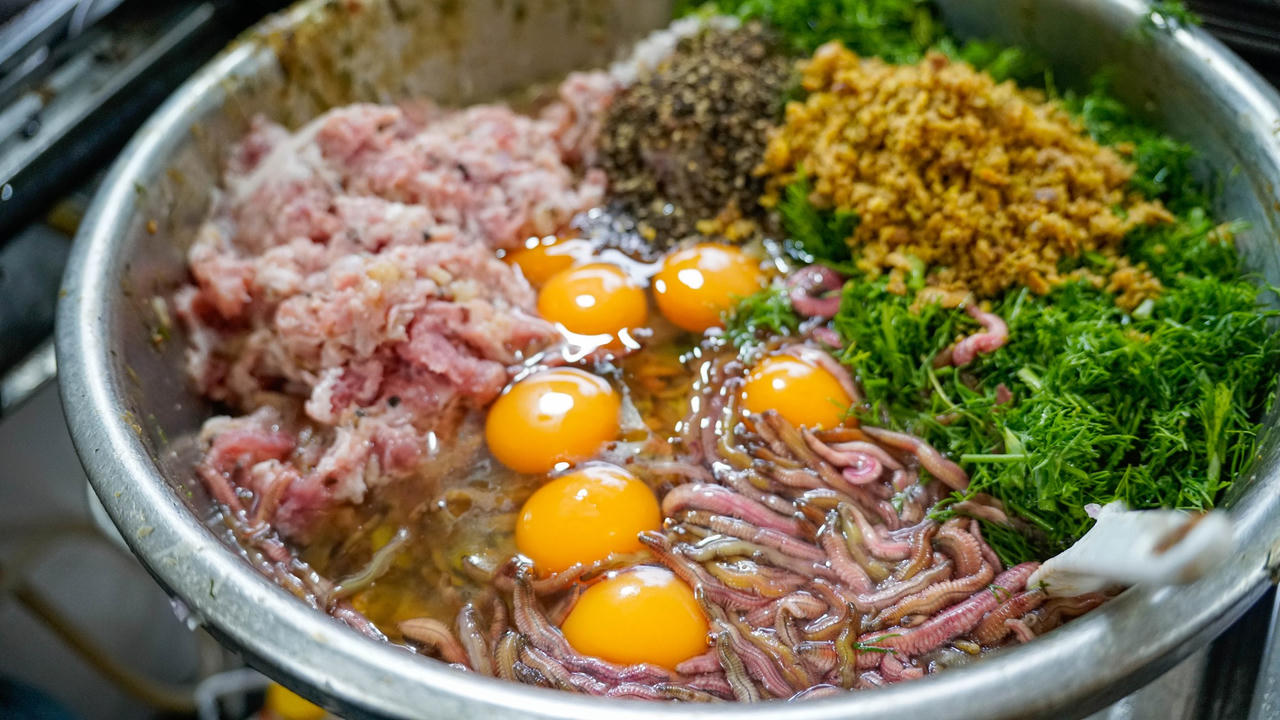 Nhớ những ngày cả làng 'trẩy hội' vớt rươi