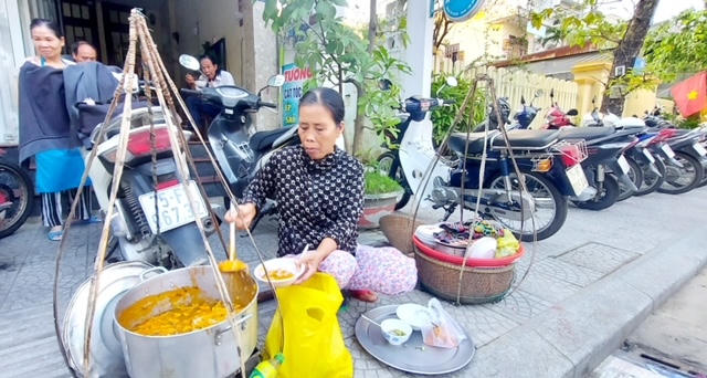 Thân thương hàng rong xứ Huế 