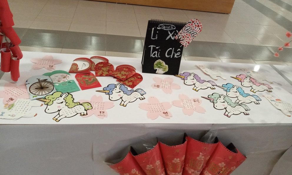 Giới trẻ chung tay vì Tết 'xanh'