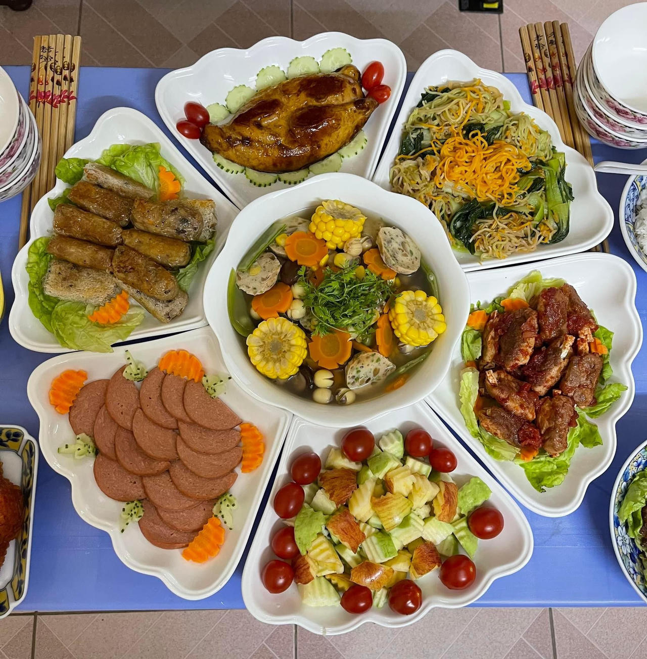 Thi nhau ‘khoe’ mâm cúng Rằm tháng Giêng trên mạng xã hội