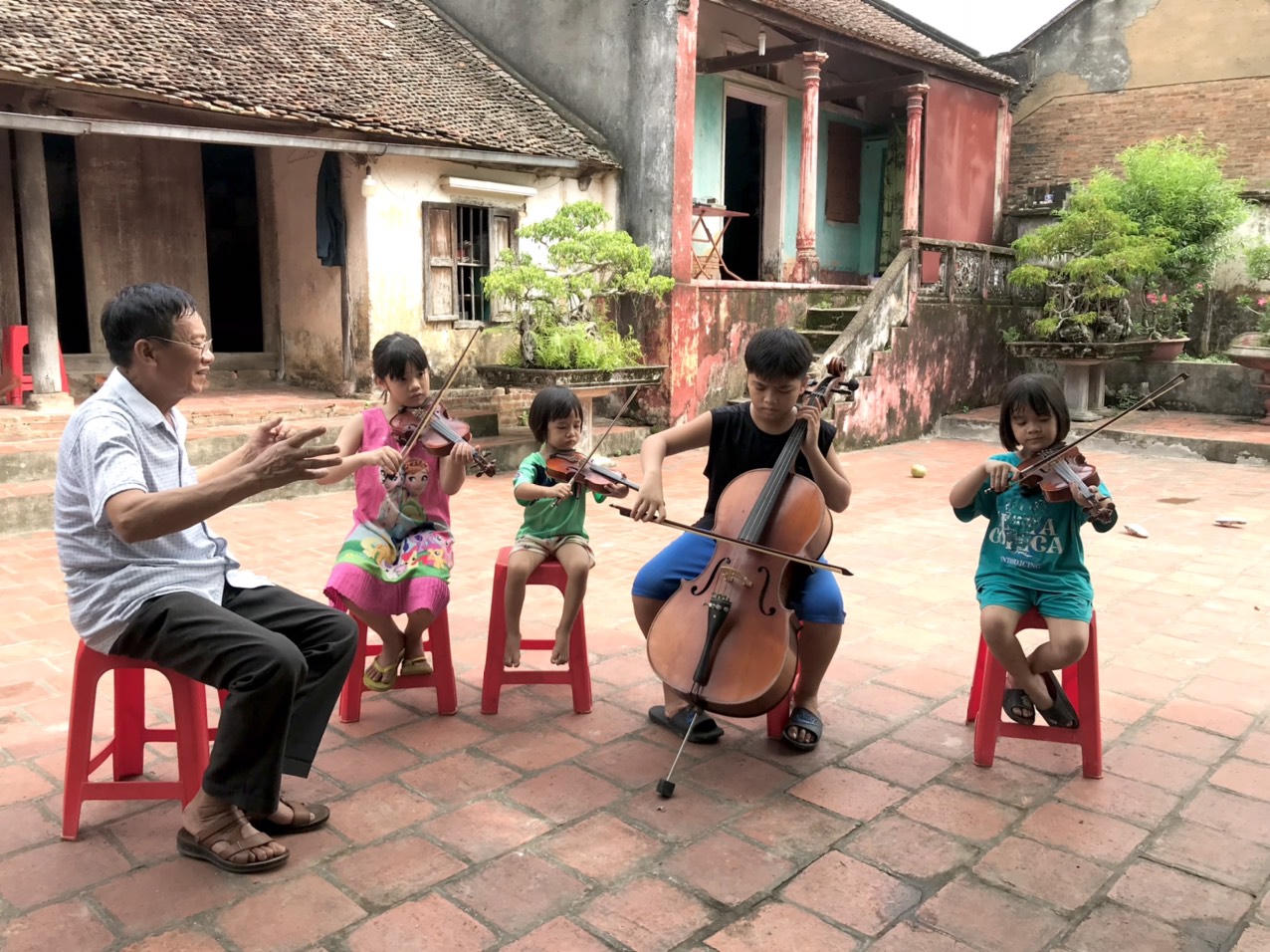 Chuyện về những ngôi làng nghệ thuật 