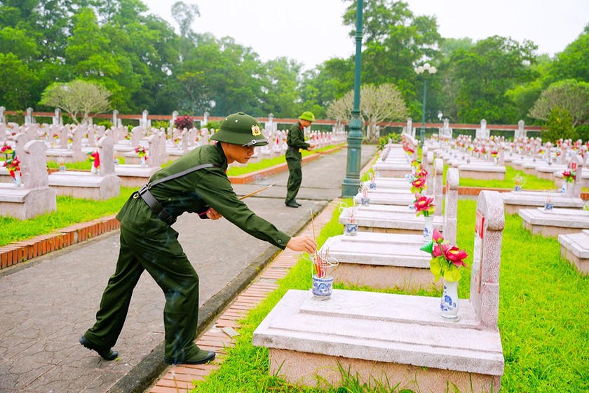Rộn ràng cảnh thanh niên Hà Nội và các tỉnh, thành lên đường tòng quân