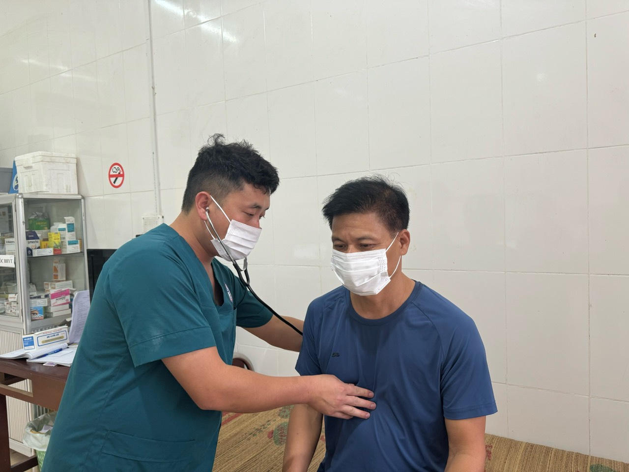 'Đổi' tuổi thanh xuân lấy sức khỏe cho người dân vùng cao