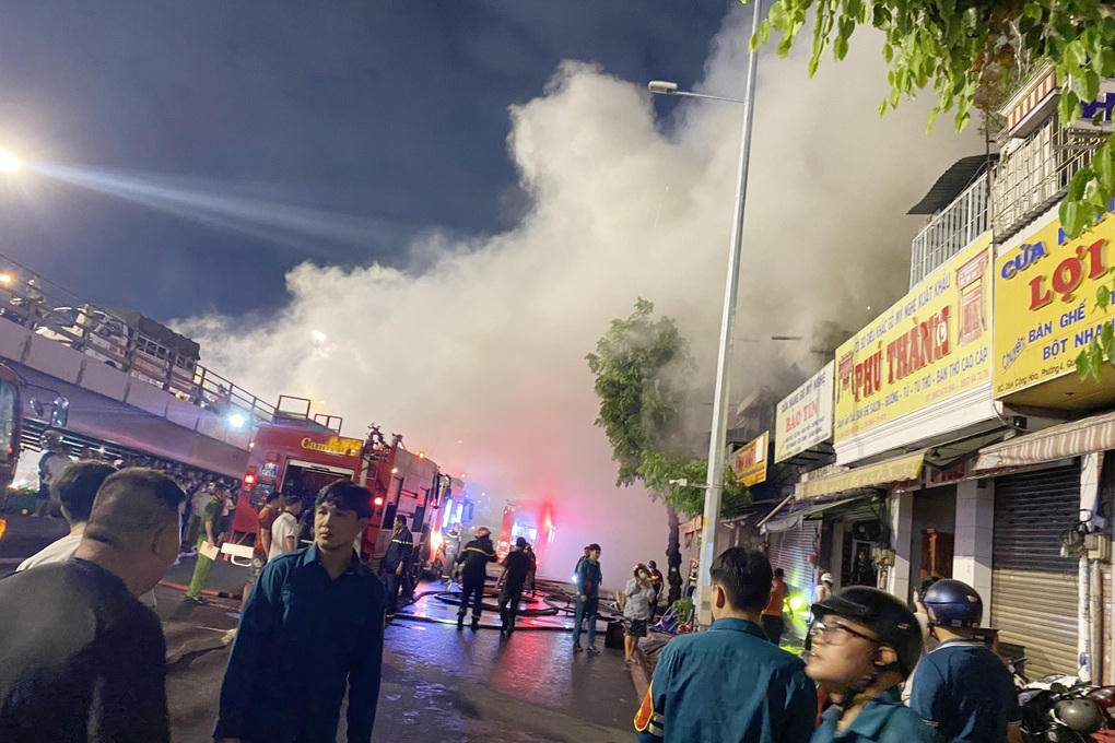 Liên tiếp xảy ra 5 vụ cháy trong 2 ngày, 2 người tử vong