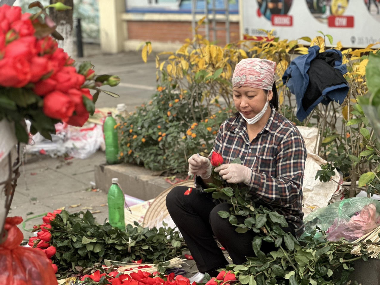 Tâm sự của những phụ nữ vất vả mưu sinh trong ngày 8/3