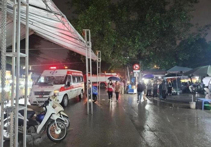 Cháy chung cư mini ở Triều Khúc, nhiều người hoảng loạn tháo cháy