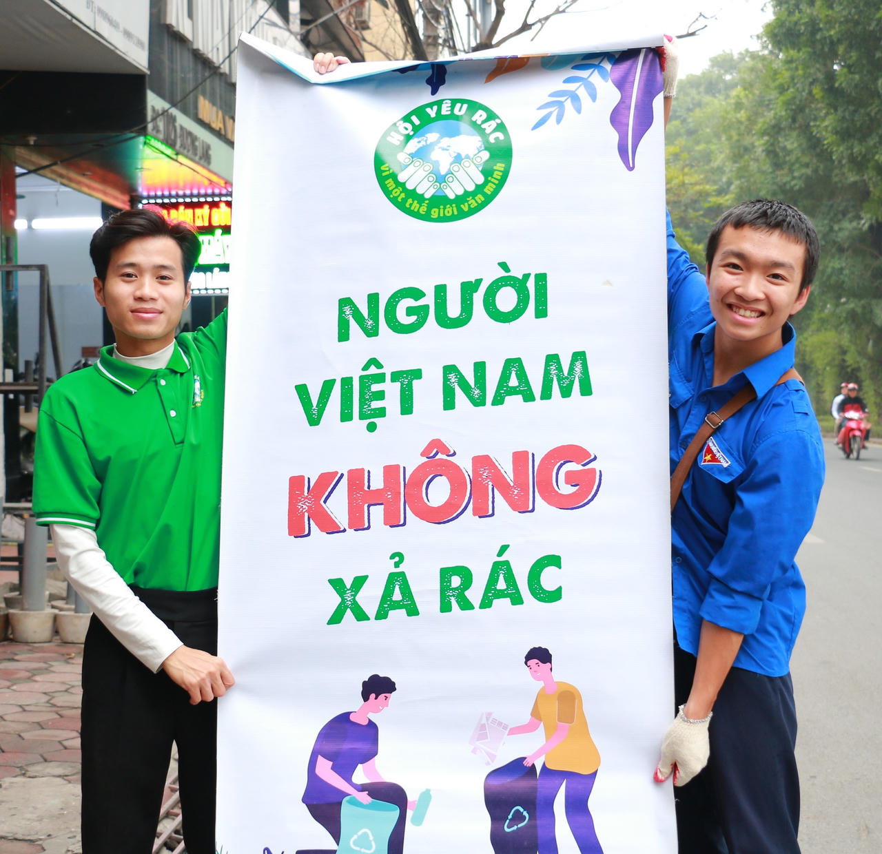 Hơn 1.000 người cùng nhau nhặt rác nhân ngày Quốc tế Hạnh phúc