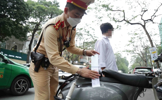 Lý do khiến nhiều học sinh bị CSGT xử phạt trên đường Hà Nội 