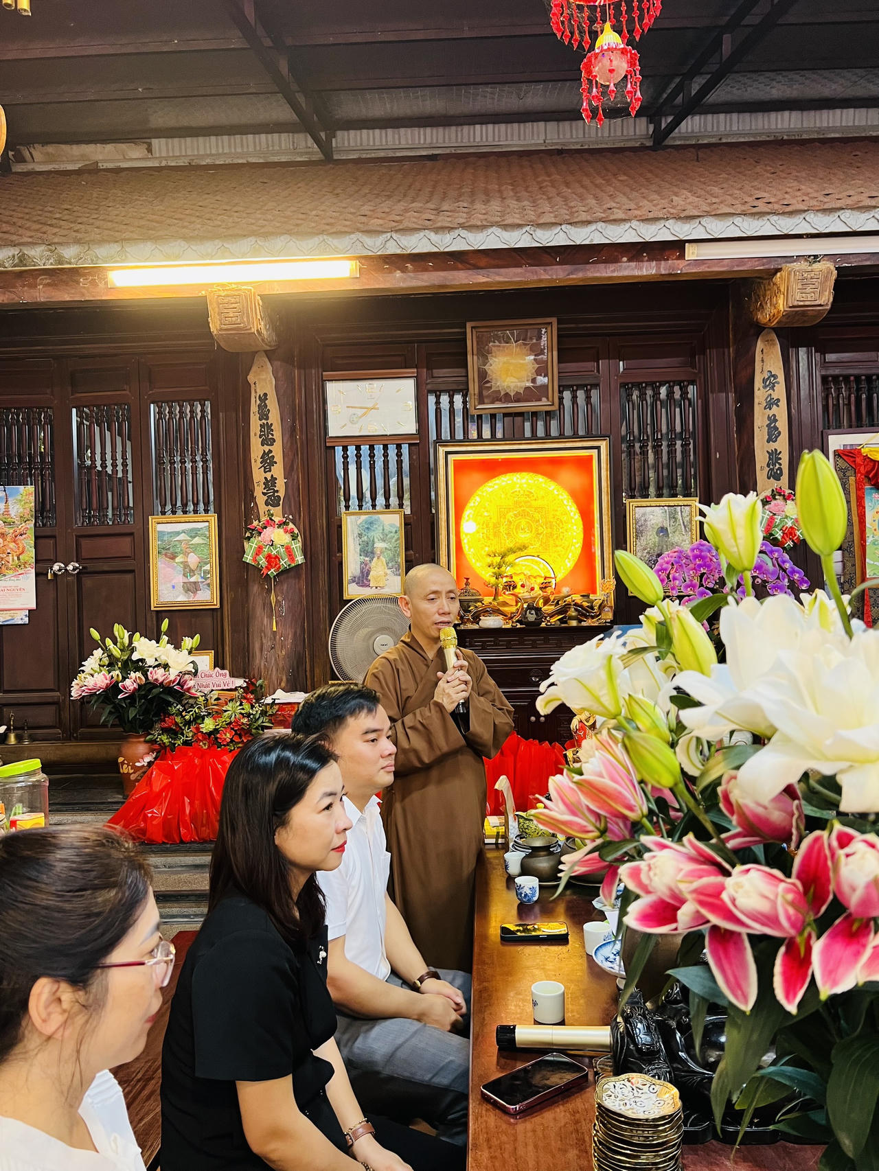 Hàng nghìn người tham dự lễ Giỗ Tổ tại chùa Khai Nguyên