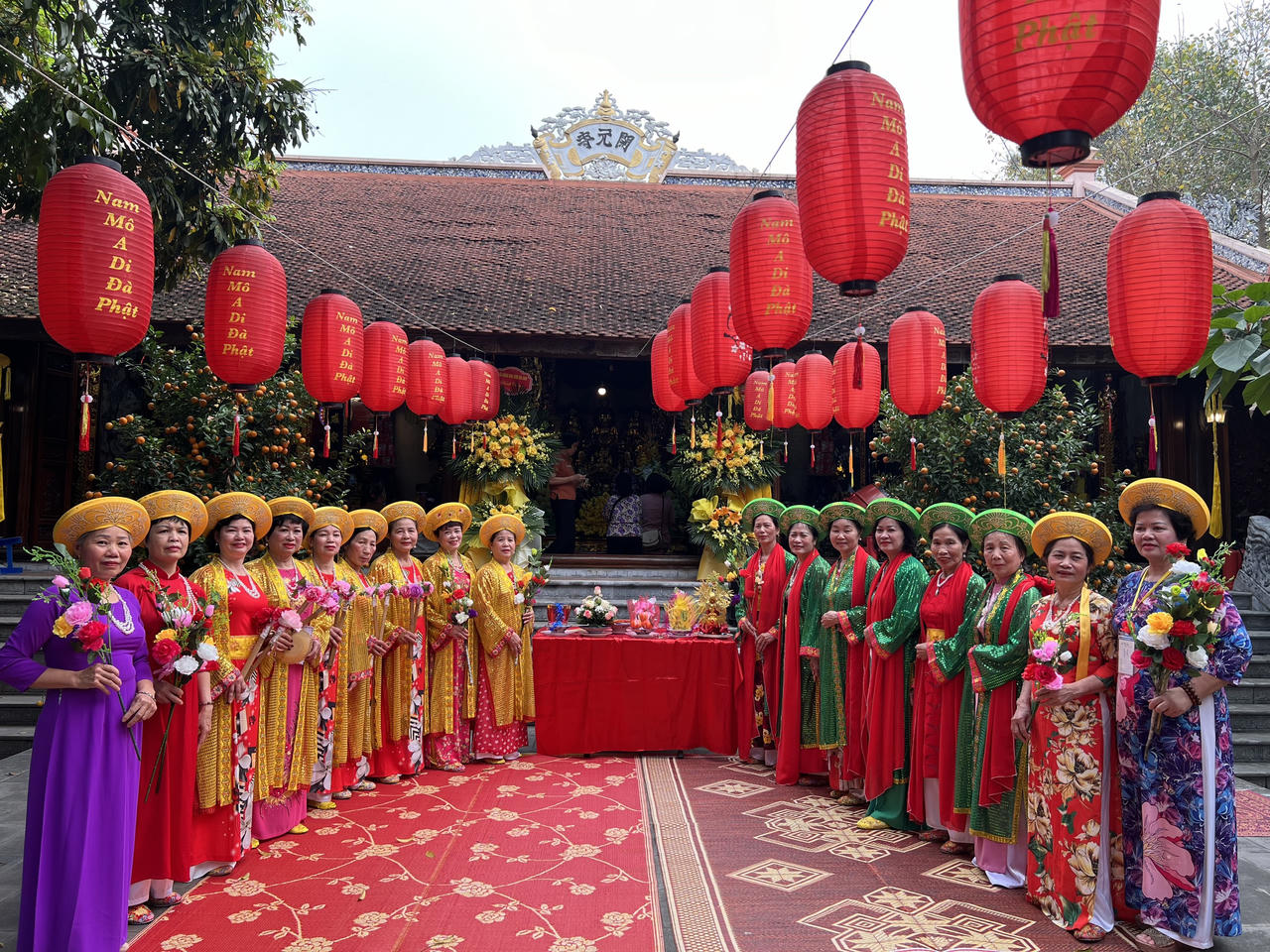 Hàng nghìn người tham dự lễ Giỗ Tổ tại chùa Khai Nguyên