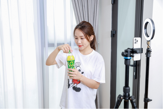 Người trẻ chia sẻ cách giải nhiệt cuộc sống trước nắng nóng đầu hè