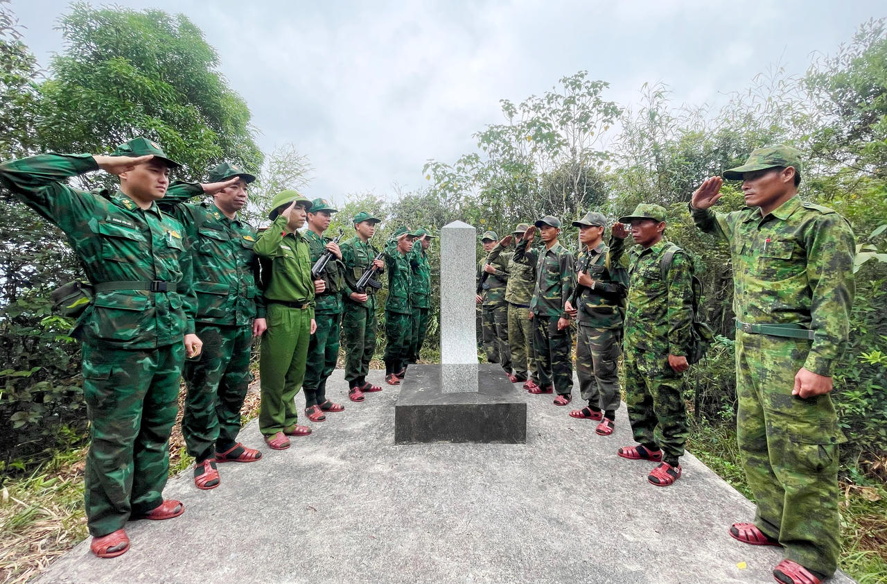 Mạnh mẽ bước chân cho biên giới bình yên