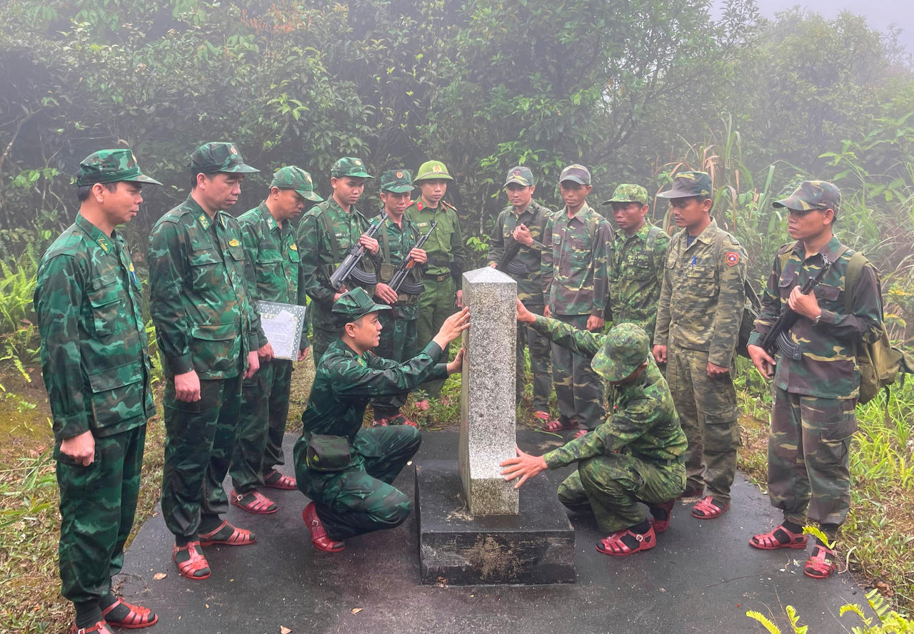Mạnh mẽ bước chân cho biên giới bình yên