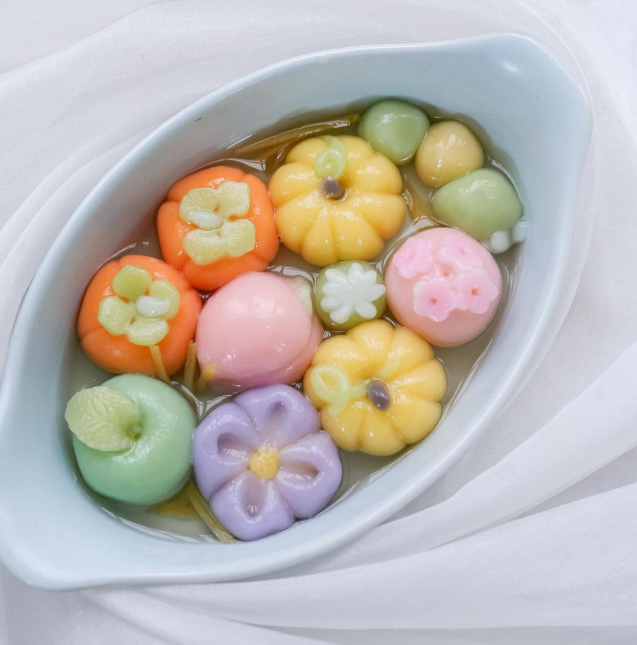 'Hút mắt' những mâm bánh trôi muôn hình, muôn sắc của cư dân mạng