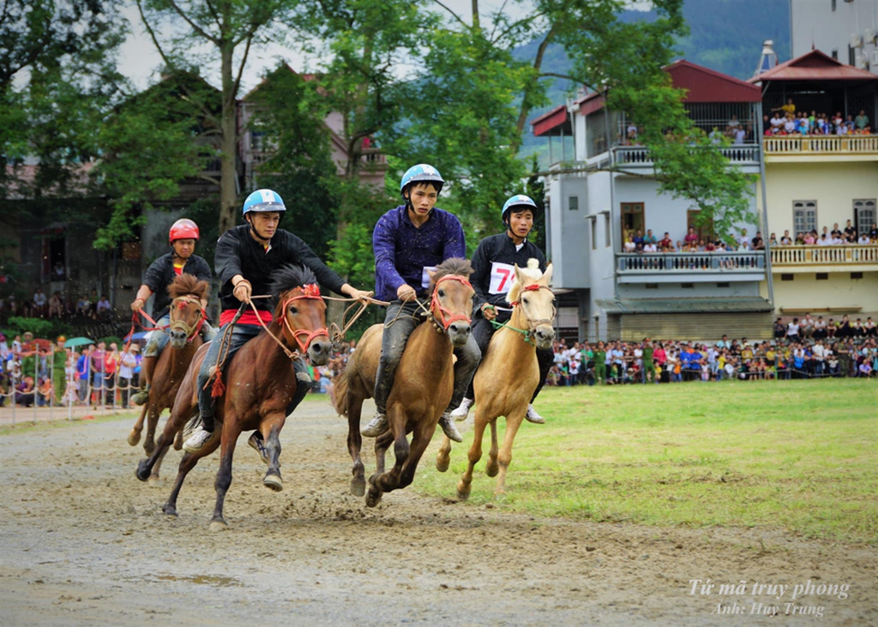 Du lịch nhiều tỉnh 'thắng lớn' dịp nghỉ lễ 30/4 - 1/5