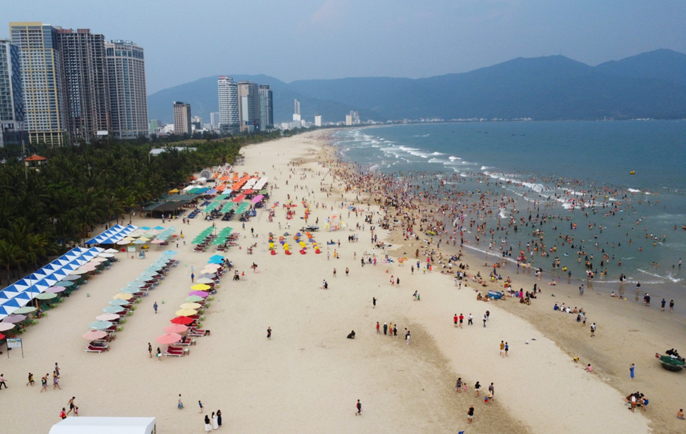 Du lịch nhiều tỉnh 'thắng lớn' dịp nghỉ lễ 30/4 - 1/5