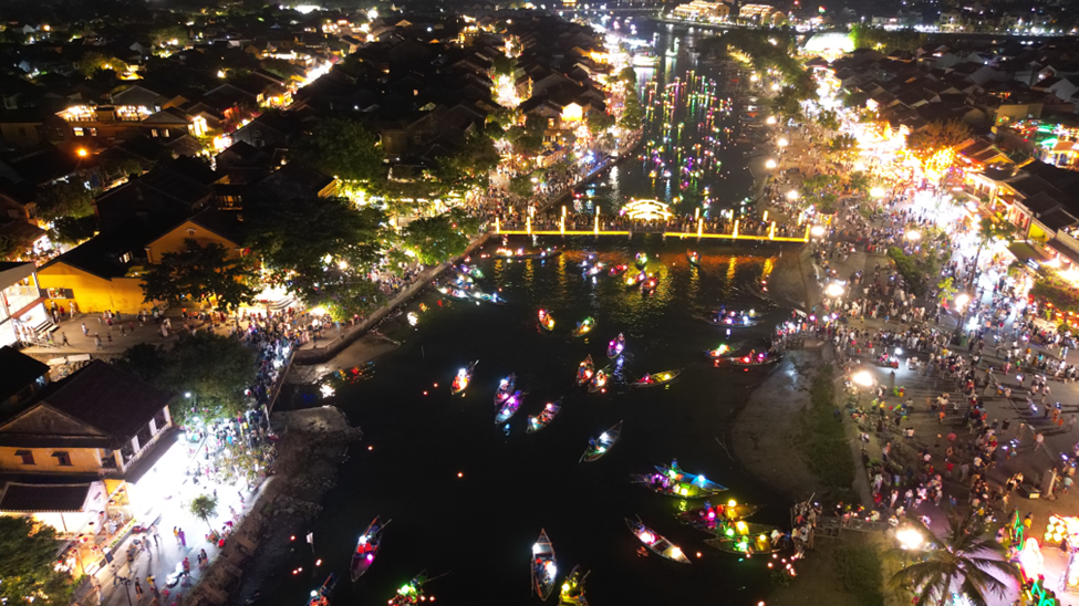 Du lịch nhiều tỉnh 'thắng lớn' dịp nghỉ lễ 30/4 - 1/5