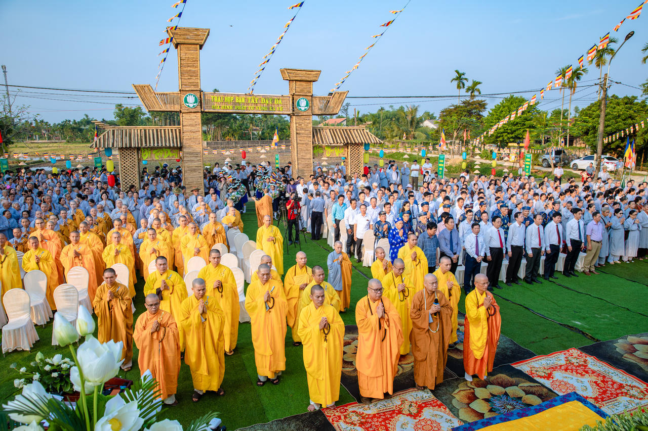 Rộn ràng không khí mừng Lễ Phật Đản khắp cả nước